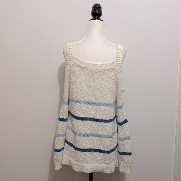 BNWOT cupcake & cashmere Cerice Cold Shoulder Sweater size M - Picture 3 of 4